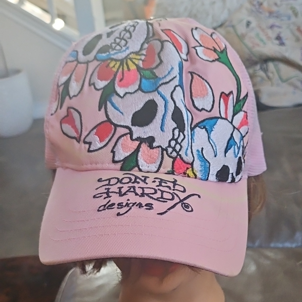 Don Ed Hardy Designs Pink Embroidered Baseball Trucket Hat Skulls Flowers